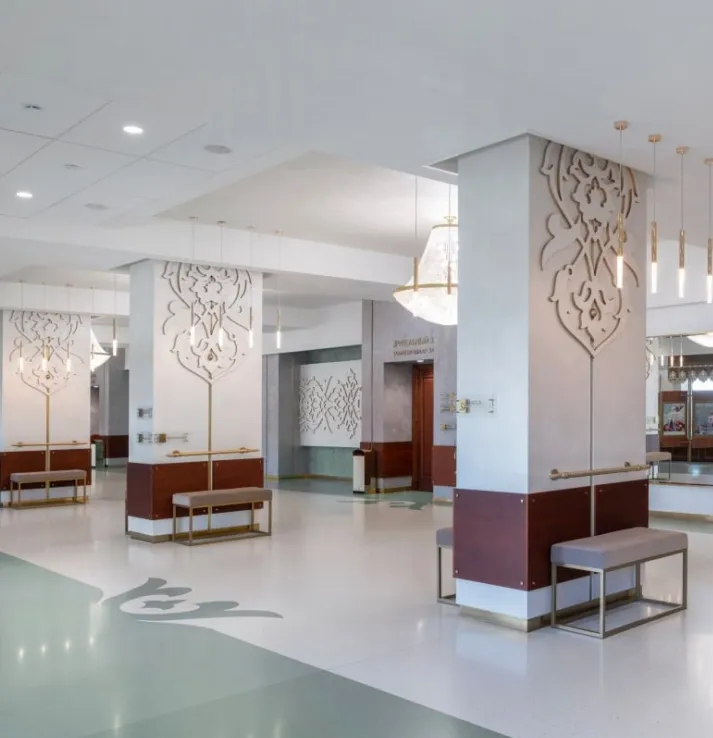 Акси лоиҳа: Маркази фарҳангии «Чулпон», Қазон — фаршҳои терраццо барои фазои ҷамъиятӣ